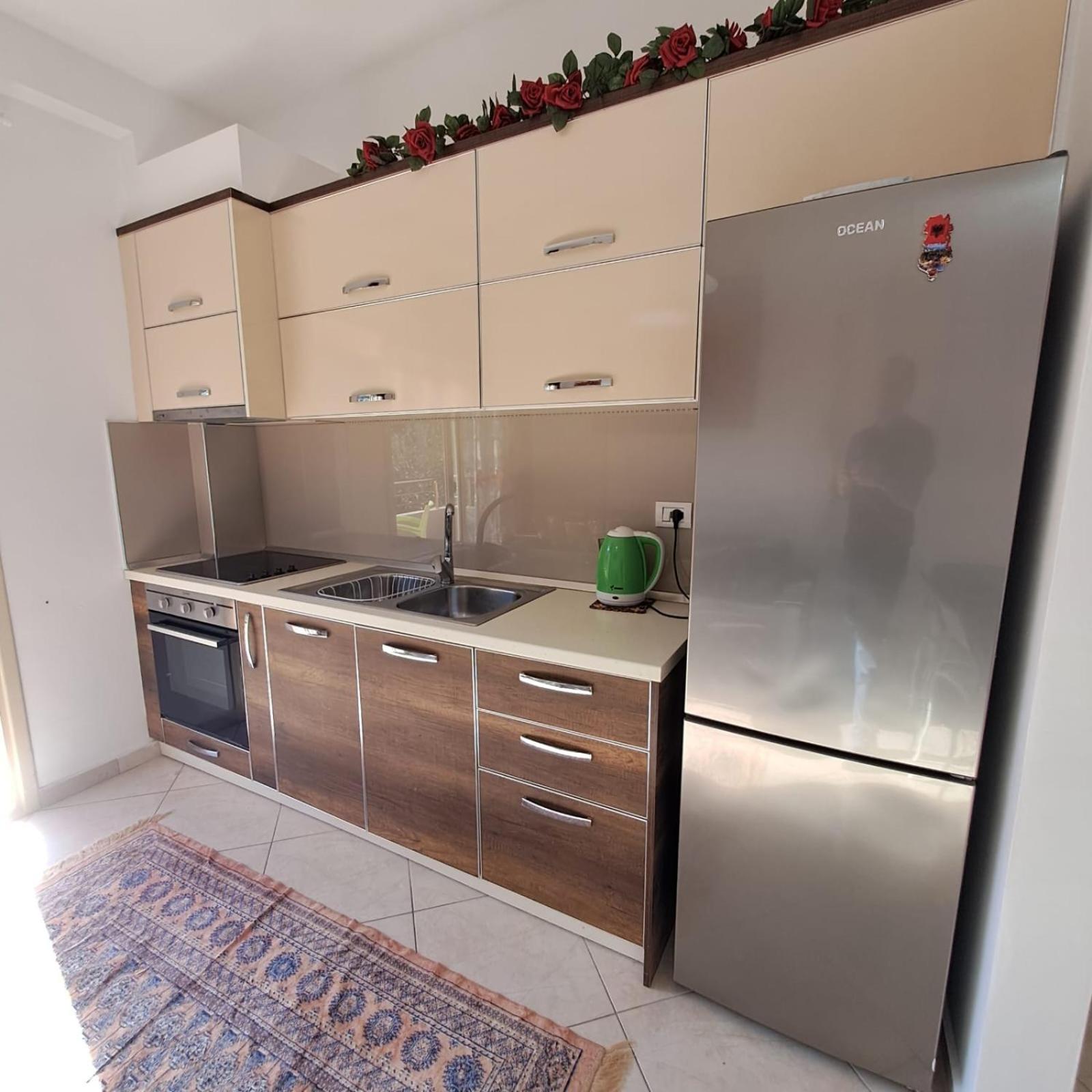 Flowers & Green 2 Bedrooms Apartment & Box Garage Vlore Exterior photo
