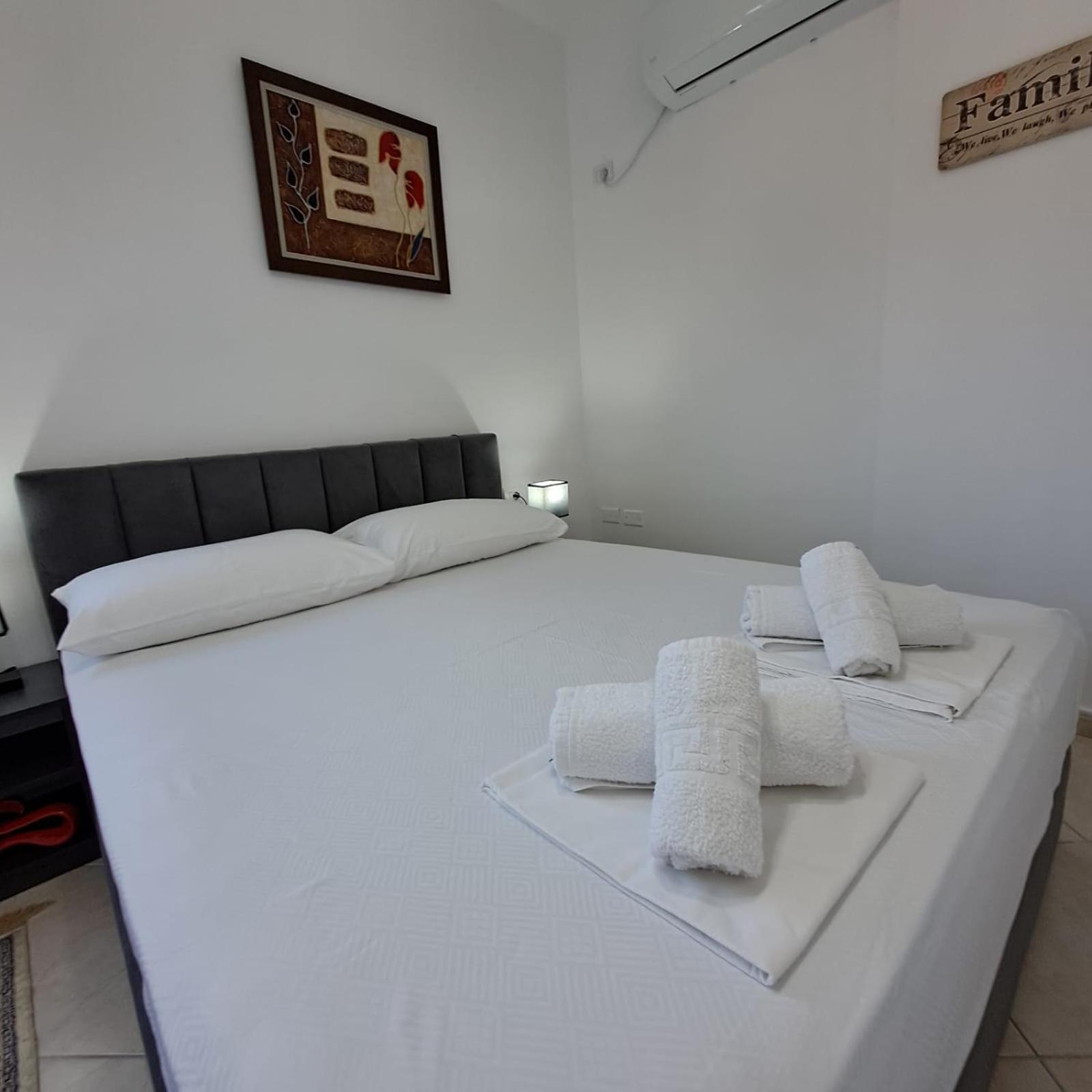 Flowers & Green 2 Bedrooms Apartment & Box Garage Vlore Exterior photo